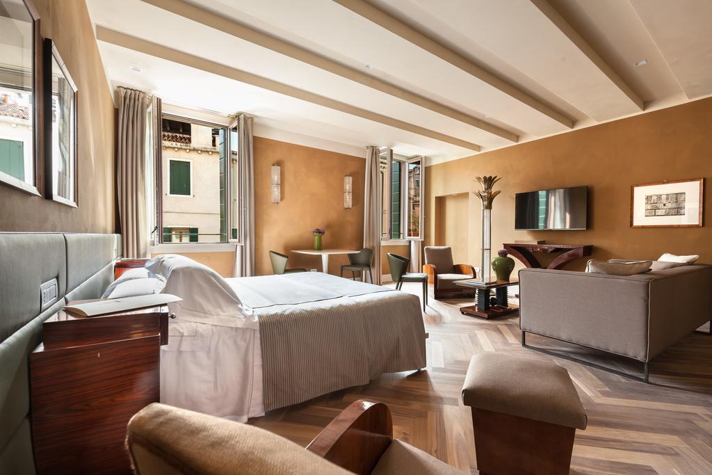 Suite Lit Queen-Size avec Bain Turc - Vue sur Canal